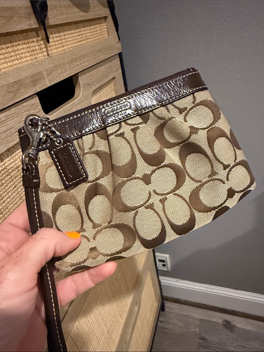 Like NEW! Coach Signature Canvas Wristlet in Classic Coach Print🤎
